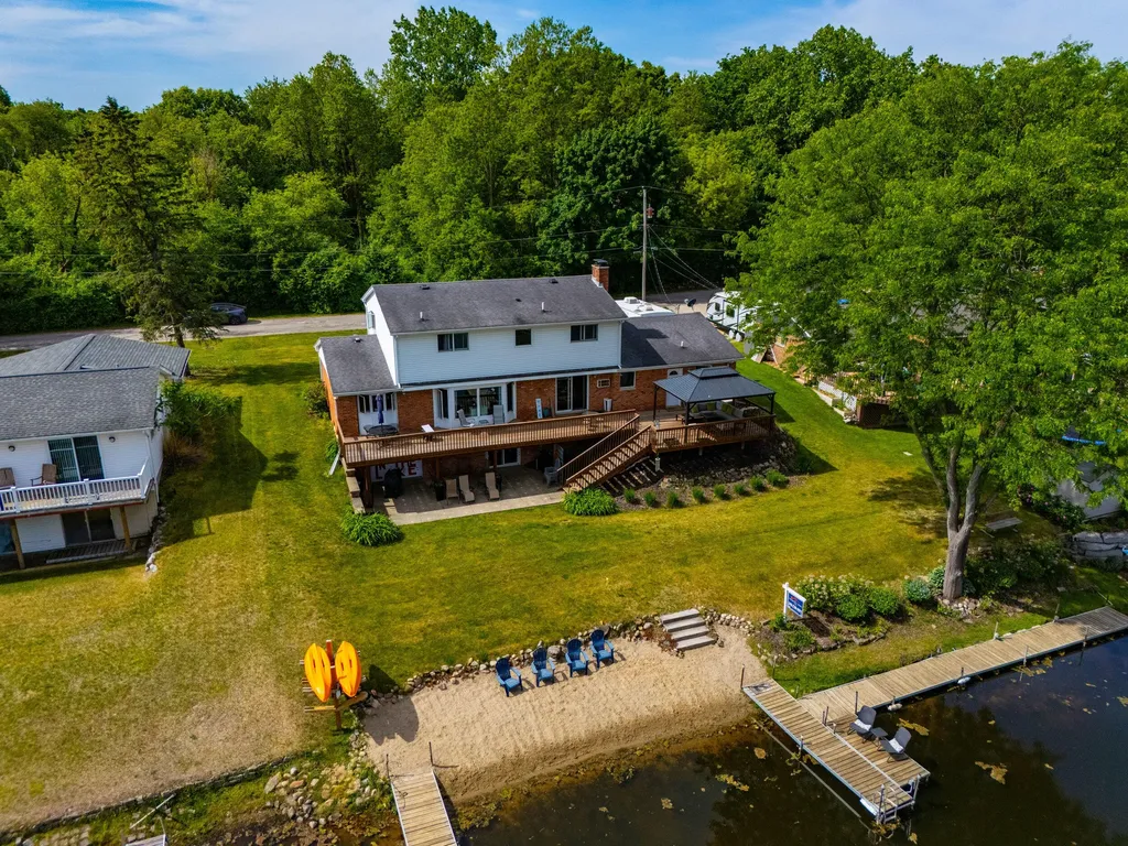 1888 Squaw Lagoon Drive Oxford Charter Township MI 48371