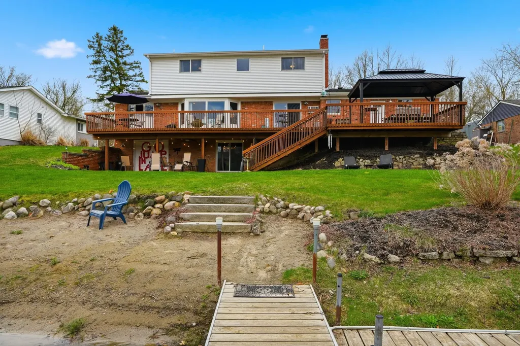1888 Squaw Lagoon Drive Oxford Charter Township MI 48371