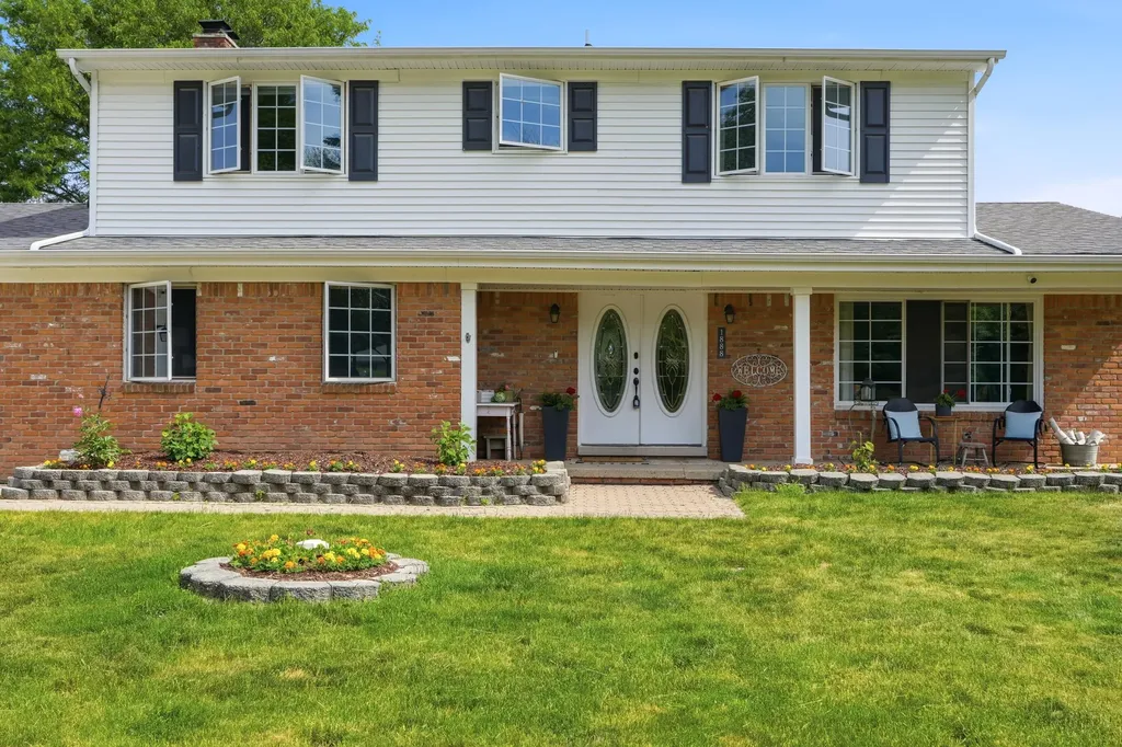 1888 Squaw Lagoon Drive Oxford Charter Township MI 48371