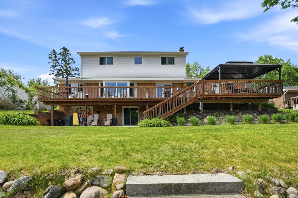 1888 Squaw Lagoon Drive Oxford Charter Township MI 48371