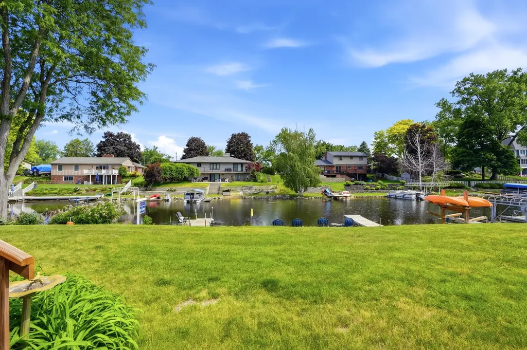 1888 Squaw Lagoon Drive Oxford Charter Township MI 48371