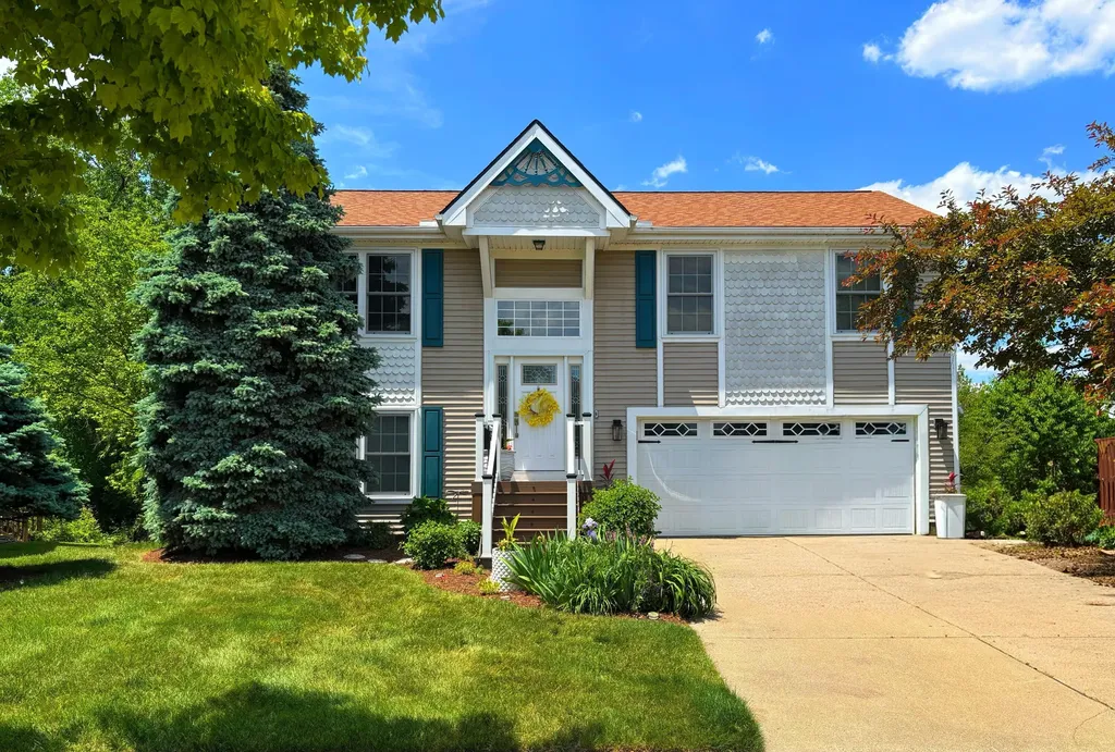 558 Thornhill Court Belleville City MI 48111
