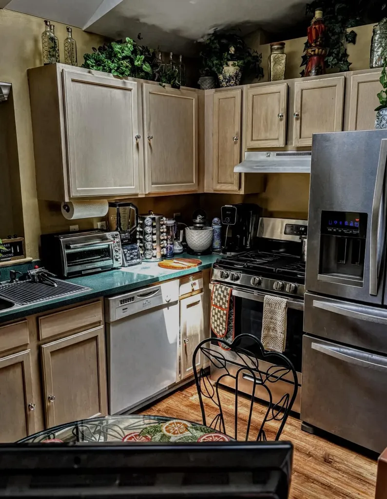 558 Thornhill Court Belleville City MI 48111