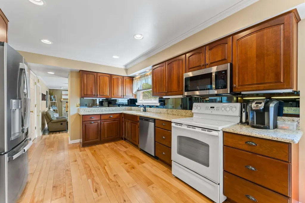 534 Forestbrooke Court Saline City MI 48176