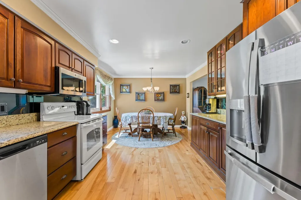 534 Forestbrooke Court Saline City MI 48176