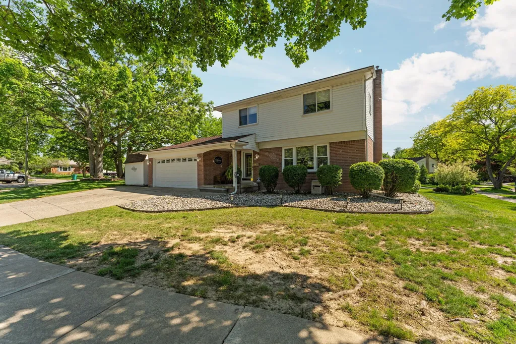 534 Forestbrooke Court Saline City MI 48176