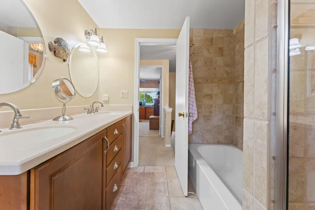534 Forestbrooke Court Saline City MI 48176