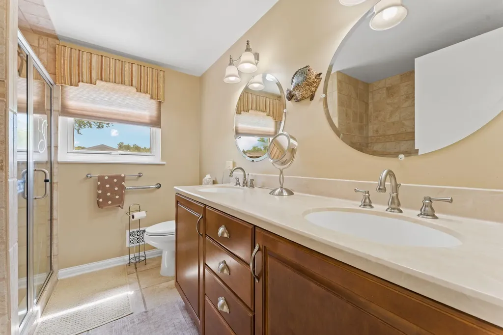 534 Forestbrooke Court Saline City MI 48176