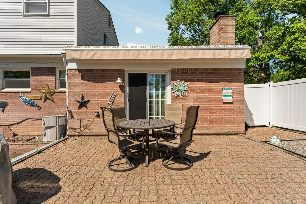 534 Forestbrooke Court Saline City MI 48176
