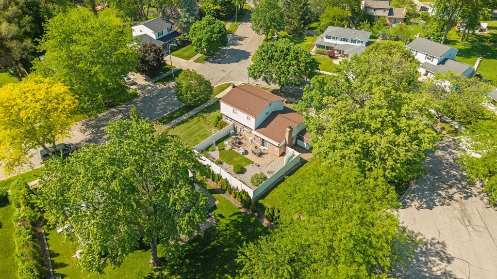 534 Forestbrooke Court Saline City MI 48176