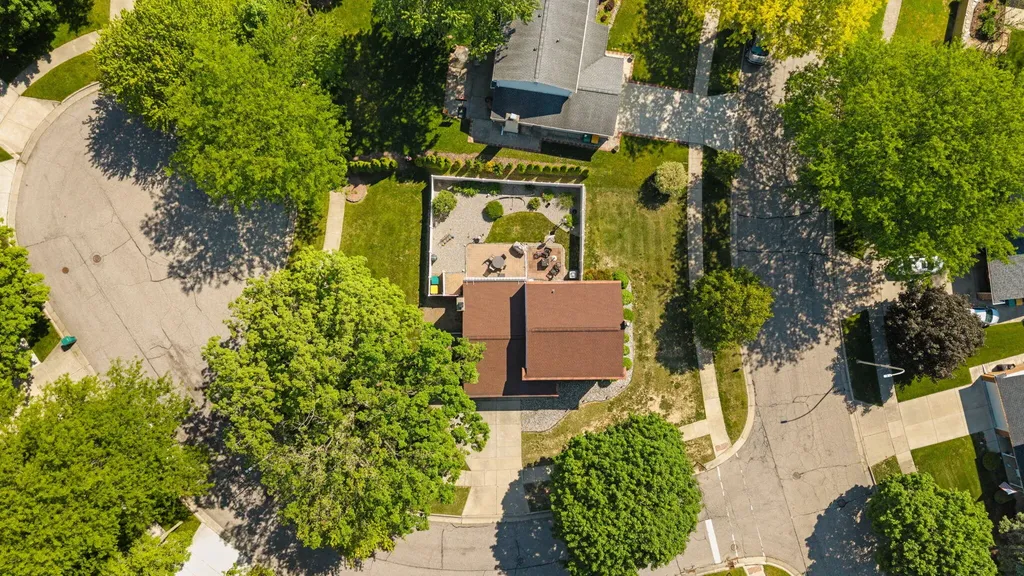 534 Forestbrooke Court Saline City MI 48176