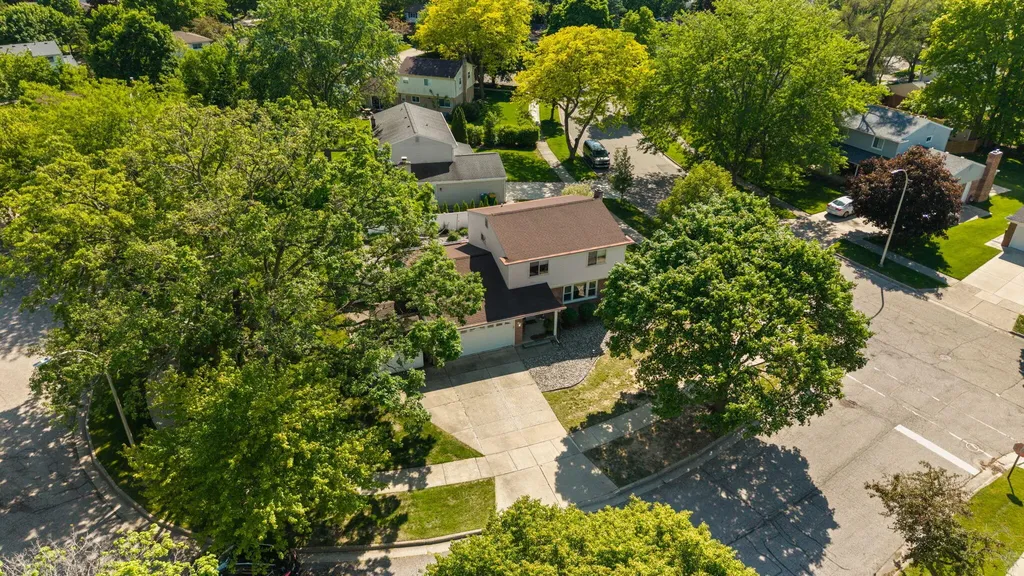 534 Forestbrooke Court Saline City MI 48176