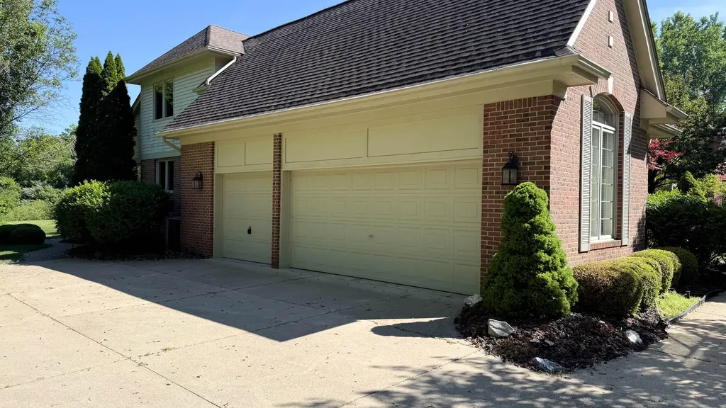 6576 Kennesaw Road Canton Charter Township MI 48187