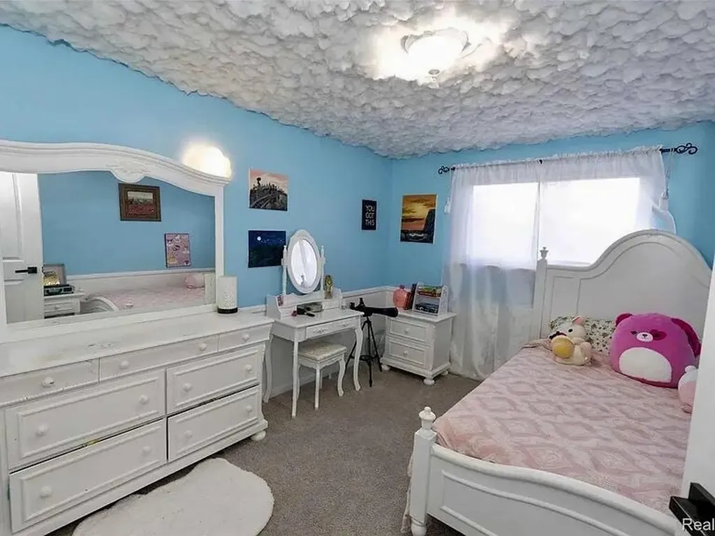 30988 Moroso Drive Warren City MI 48088