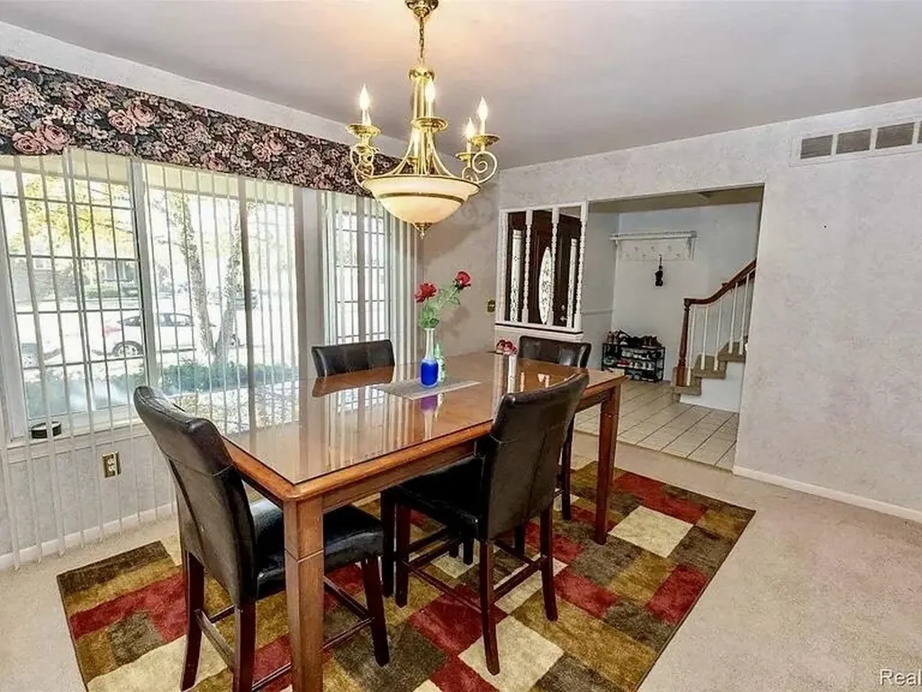 30988 Moroso Drive Warren City MI 48088