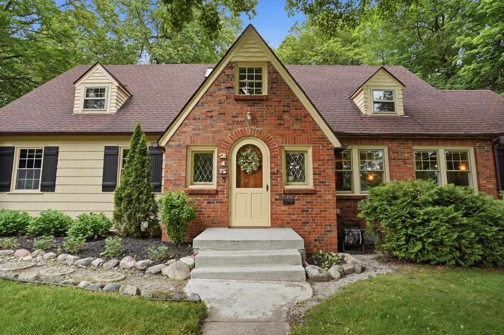 215 Hill Street Northville City MI 48167
