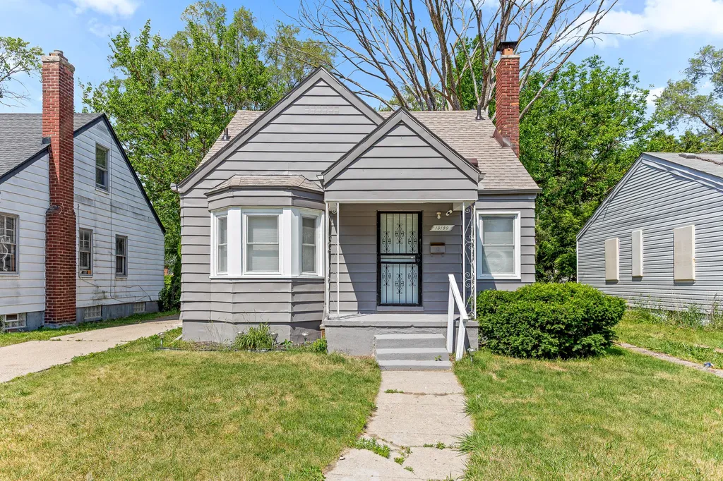 19189 Dresden Street Detroit City MI 48205