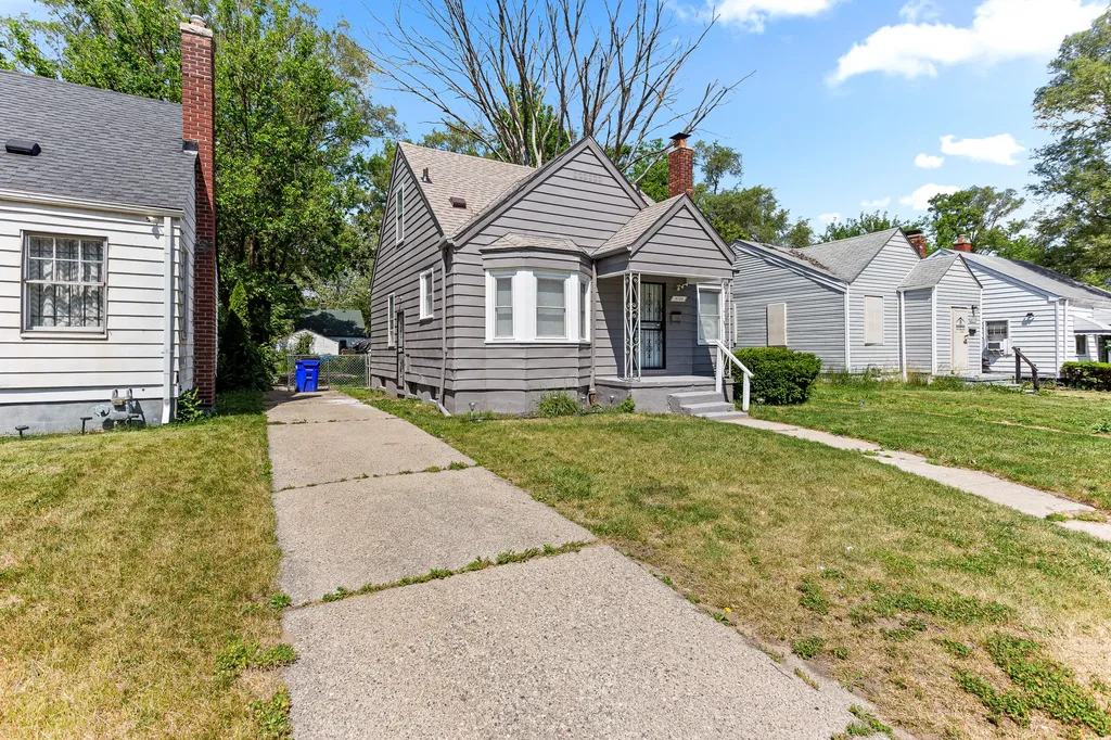 19189 Dresden Street Detroit City MI 48205