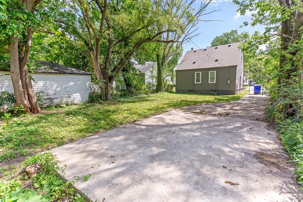 19189 Dresden Street Detroit City MI 48205