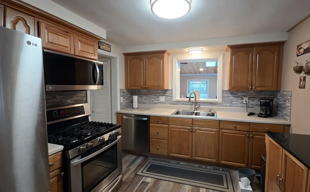 6024 Wilkie Taylor City MI 48180