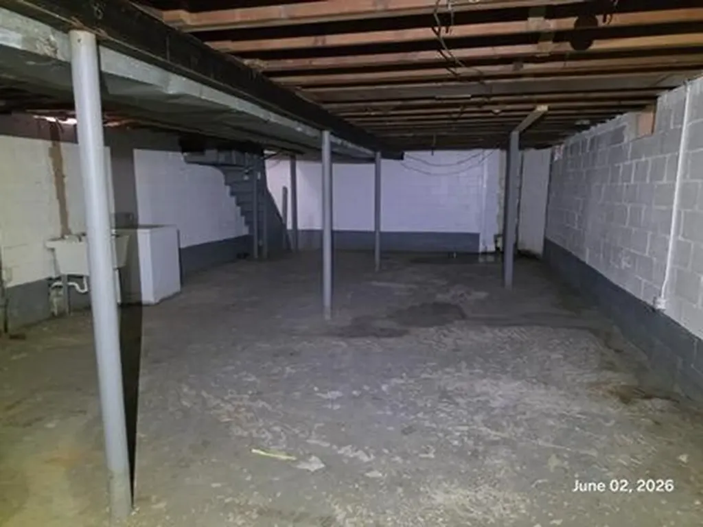8889 Plainview Avenue Detroit City MI 48228