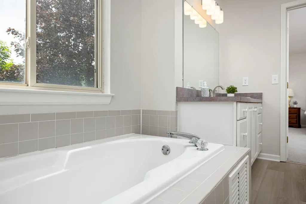 3211 Foxway Court Ann Arbor City MI 48105