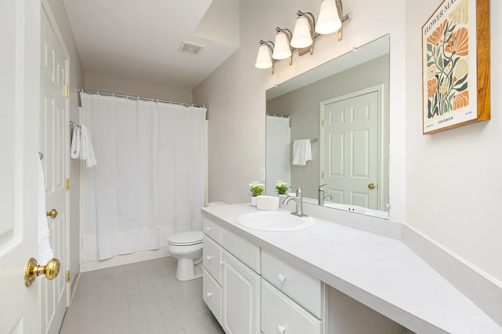 3211 Foxway Court Ann Arbor City MI 48105
