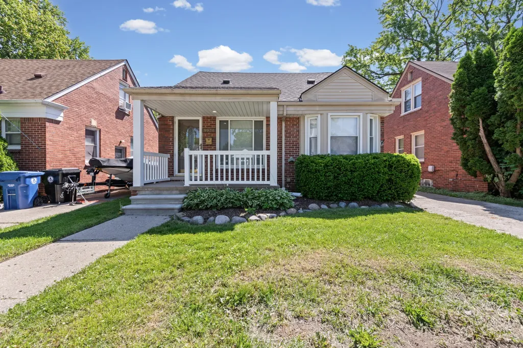 9928 Farley Street Redford Charter Township MI 48239