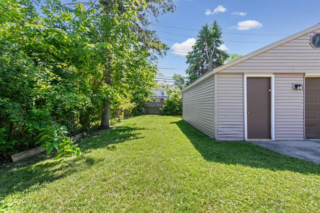 9928 Farley Street Redford Charter Township MI 48239