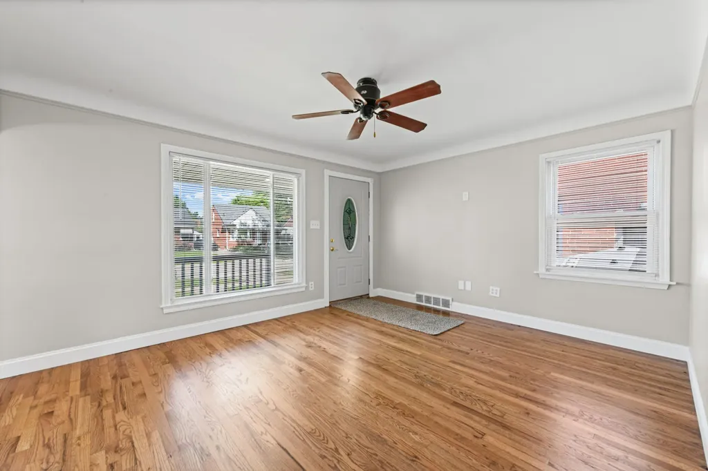 9928 Farley Street Redford Charter Township MI 48239