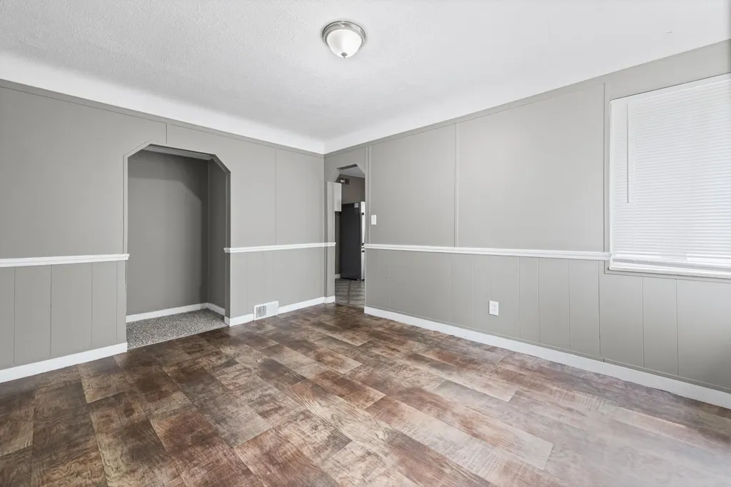 19071 Melvin Street Roseville City MI 48066