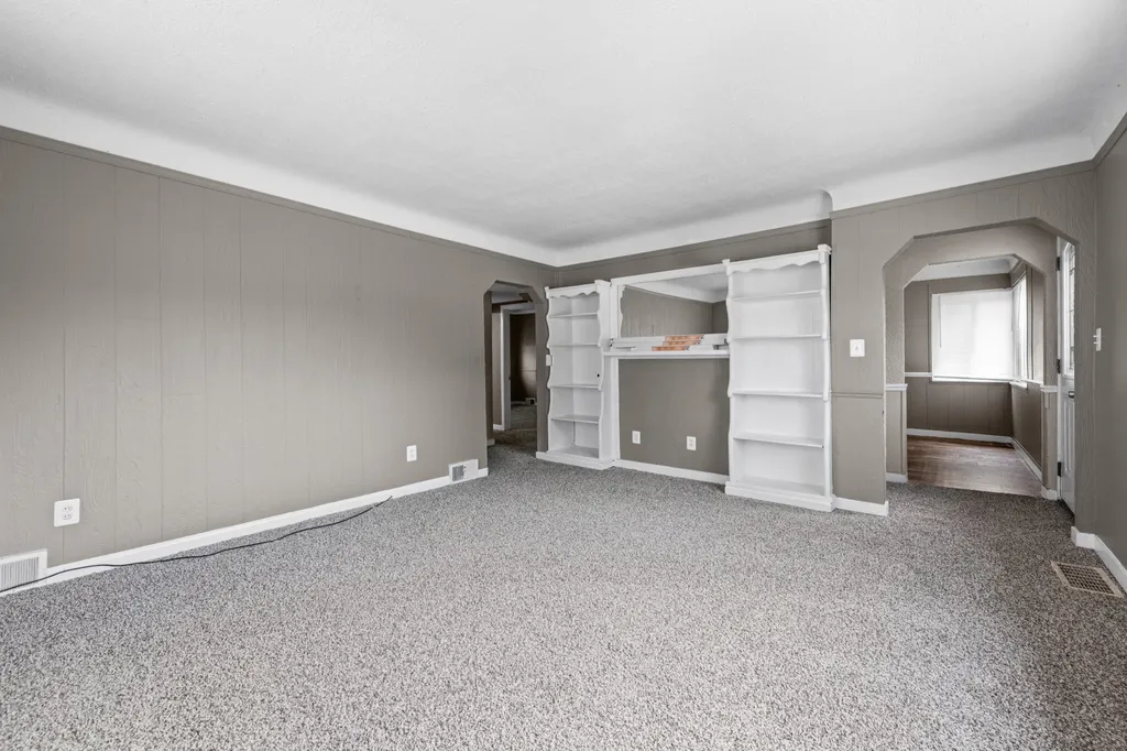 19071 Melvin Street Roseville City MI 48066