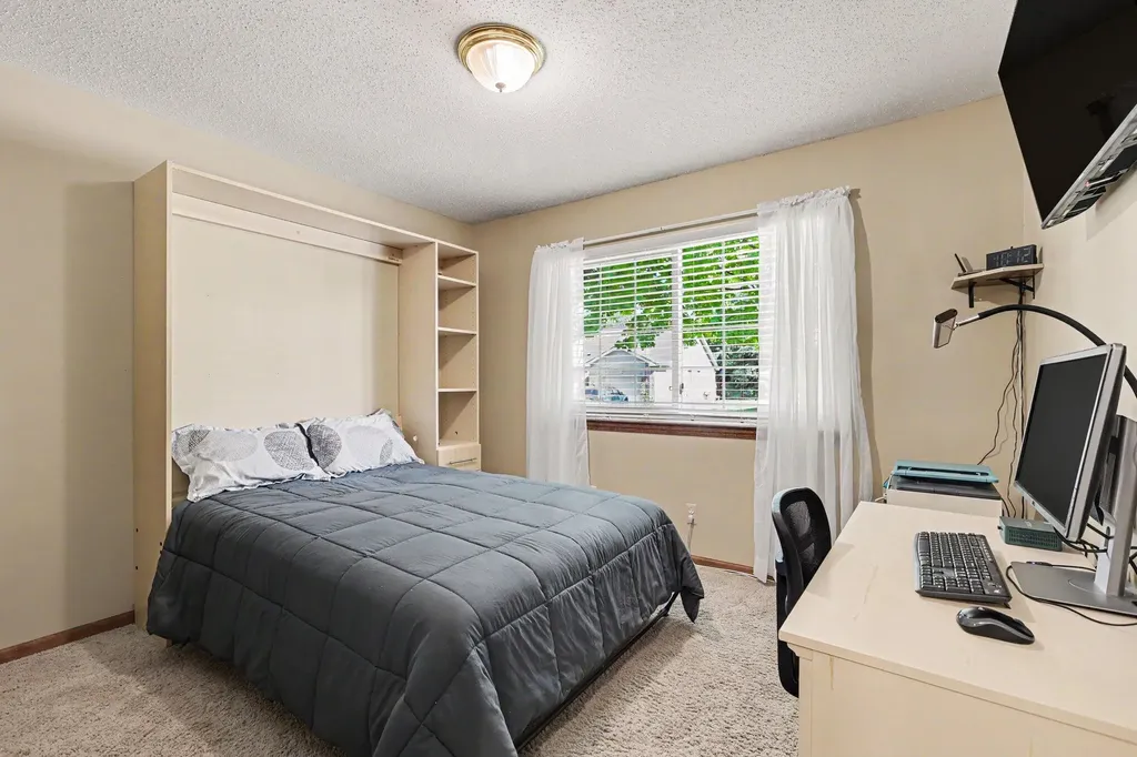 22280 Quail Run Circle South Lyon City MI 48178