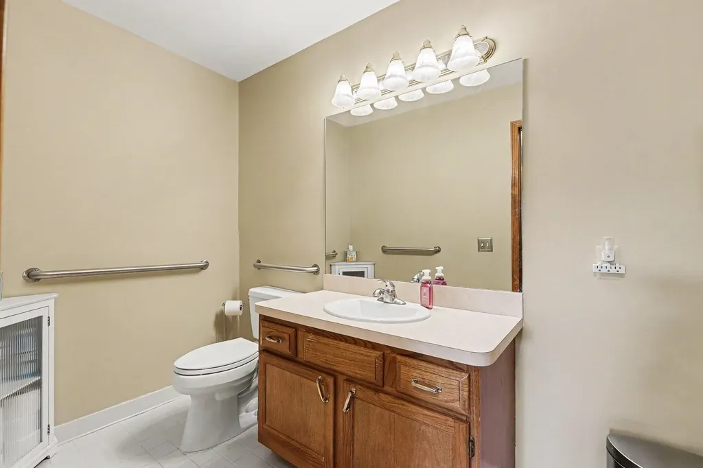 22280 Quail Run Circle South Lyon City MI 48178