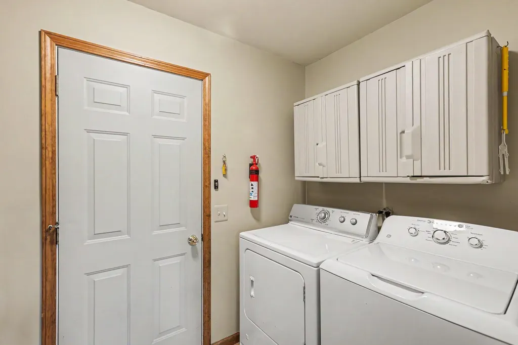 22280 Quail Run Circle South Lyon City MI 48178