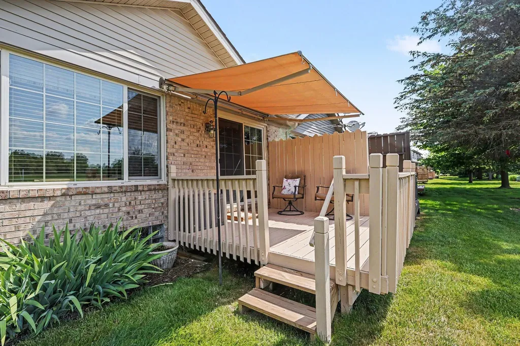 22280 Quail Run Circle South Lyon City MI 48178