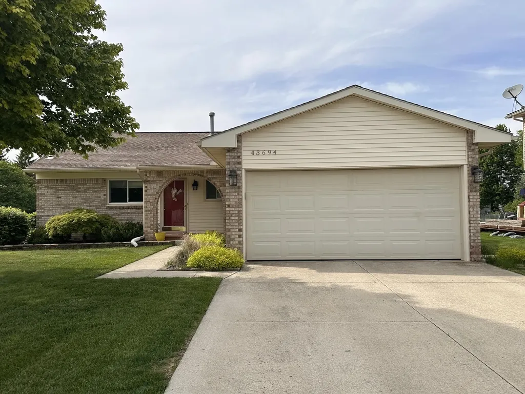 43694 Emrick Drive Canton Charter Township MI 48187