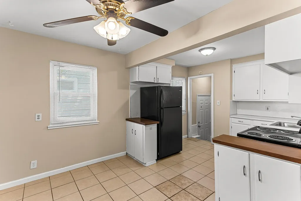 20524 Indian Redford Charter Township MI 48240