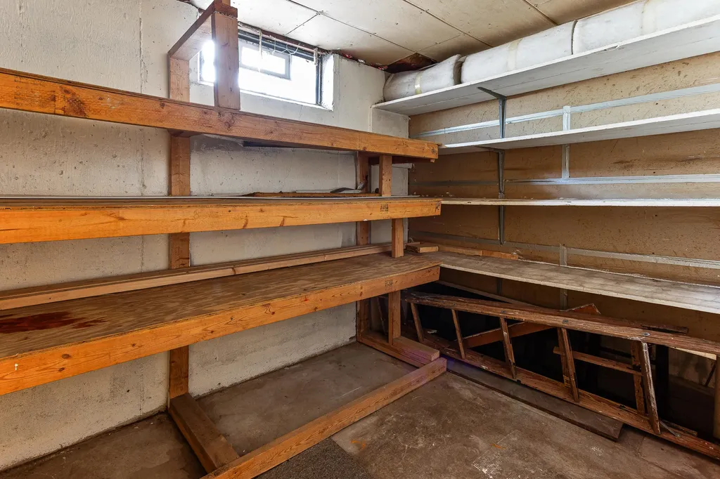 20524 Indian Redford Charter Township MI 48240