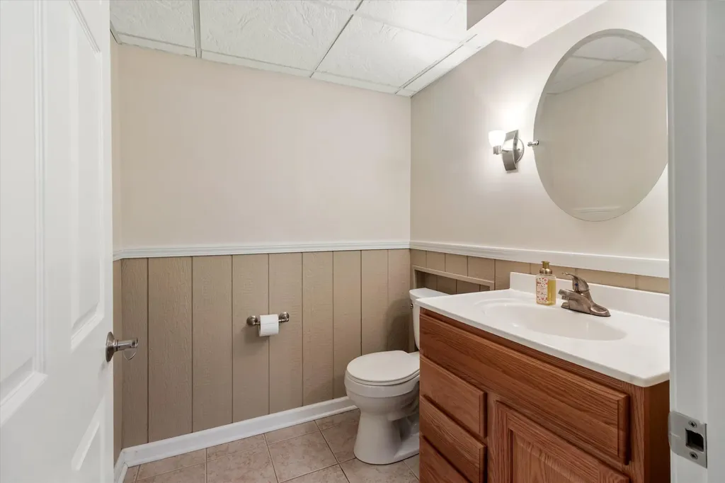 48551 Oak Bridge Drive Canton Charter Township MI 48188