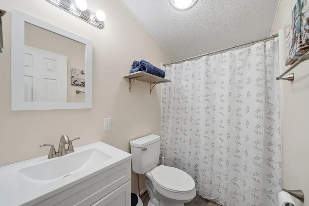 80 Sterling Adrian City MI 49221