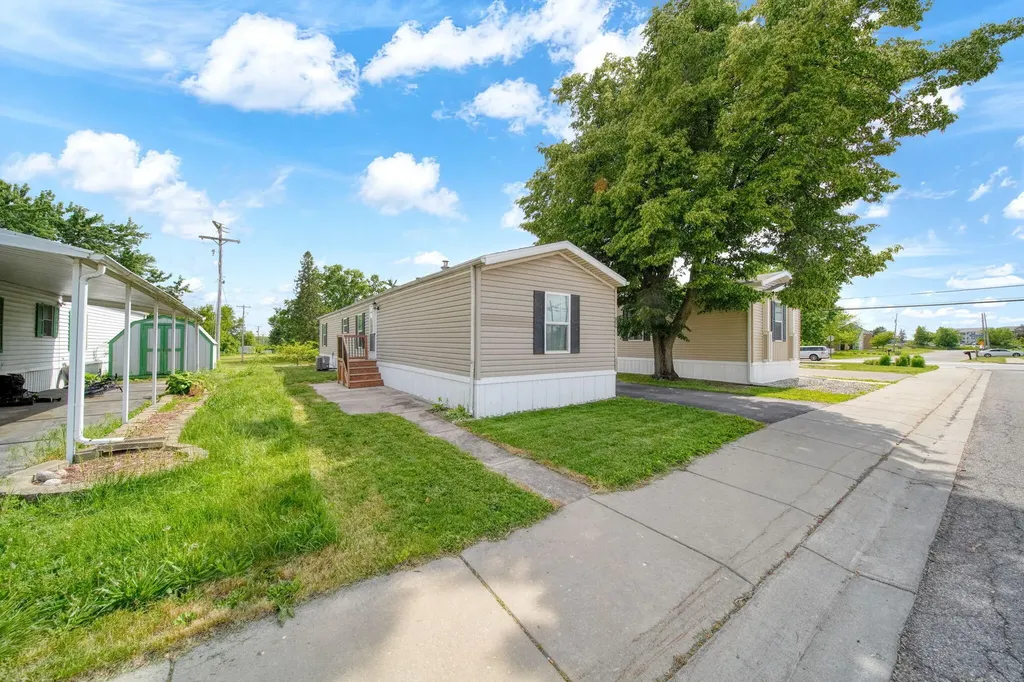 80 Sterling Adrian City MI 49221