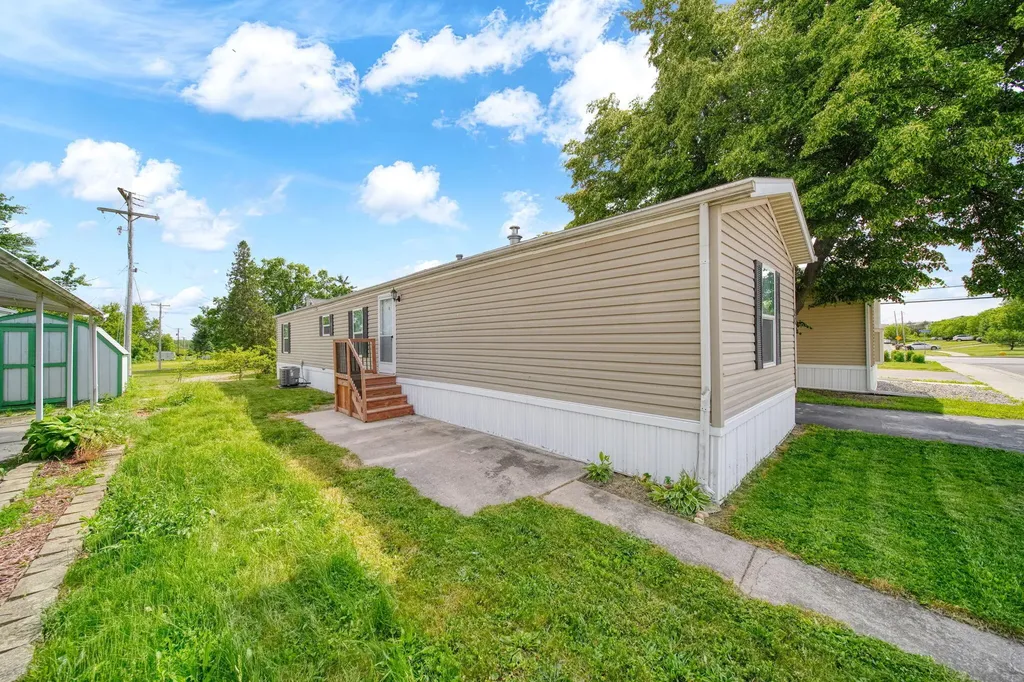 80 Sterling Adrian City MI 49221