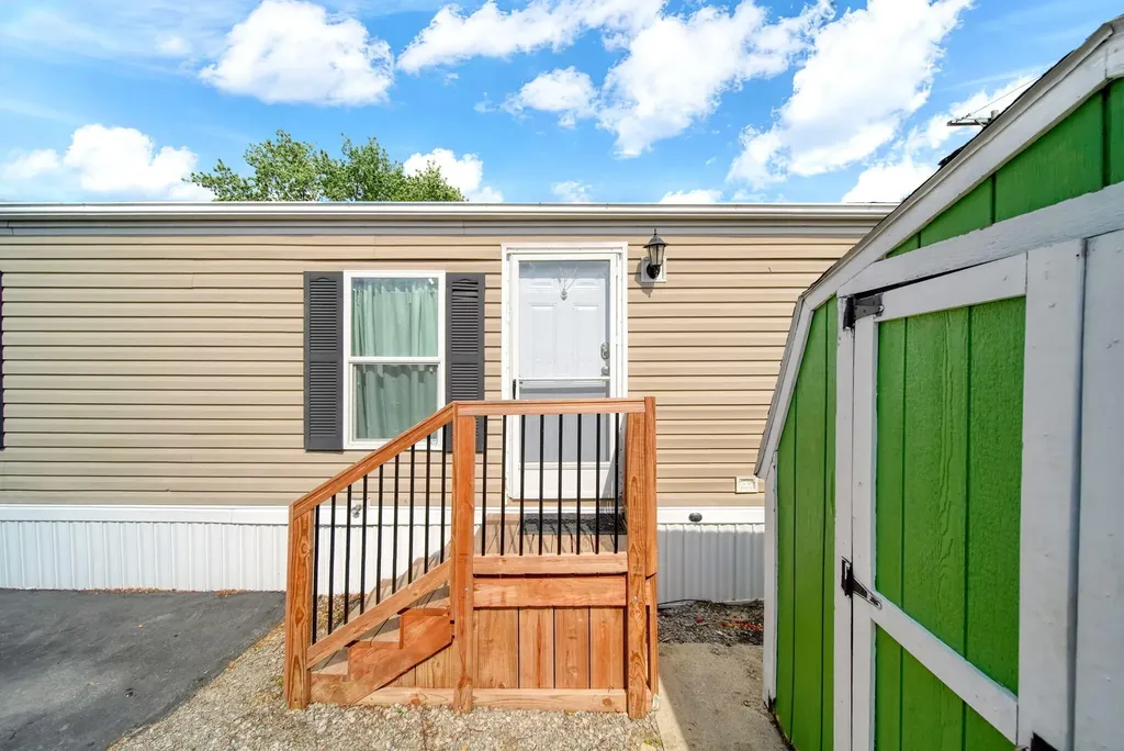 80 Sterling Adrian City MI 49221