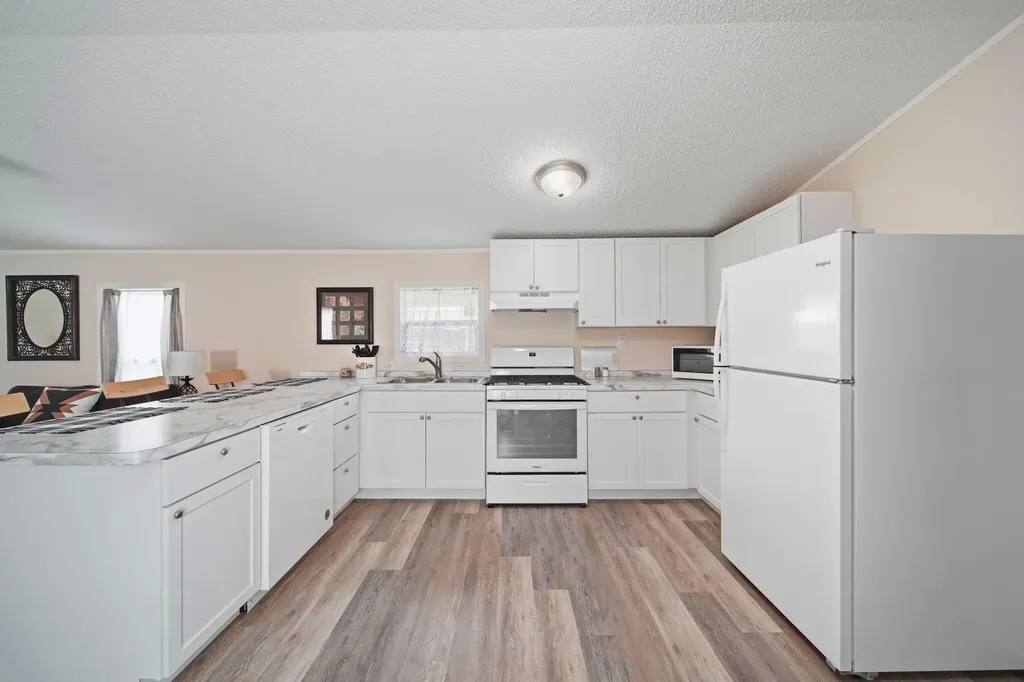 80 Sterling Adrian City MI 49221