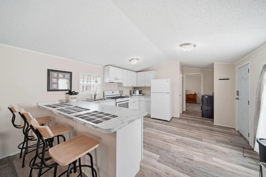 80 Sterling Adrian City MI 49221
