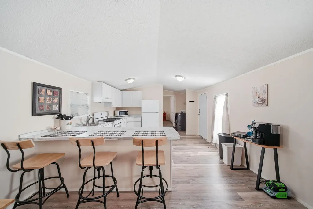 80 Sterling Adrian City MI 49221
