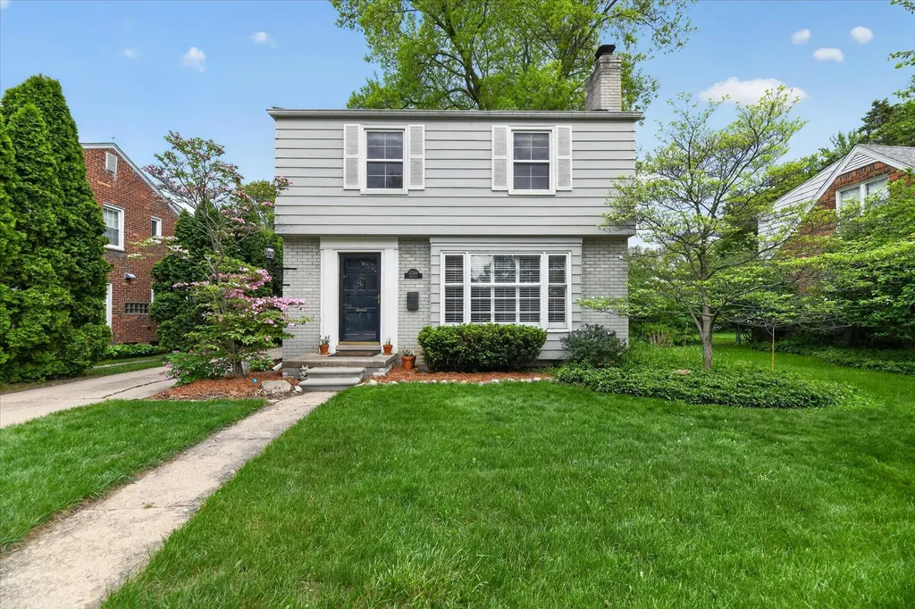 32388 Arlington Drive Beverly Hills Village MI 48025