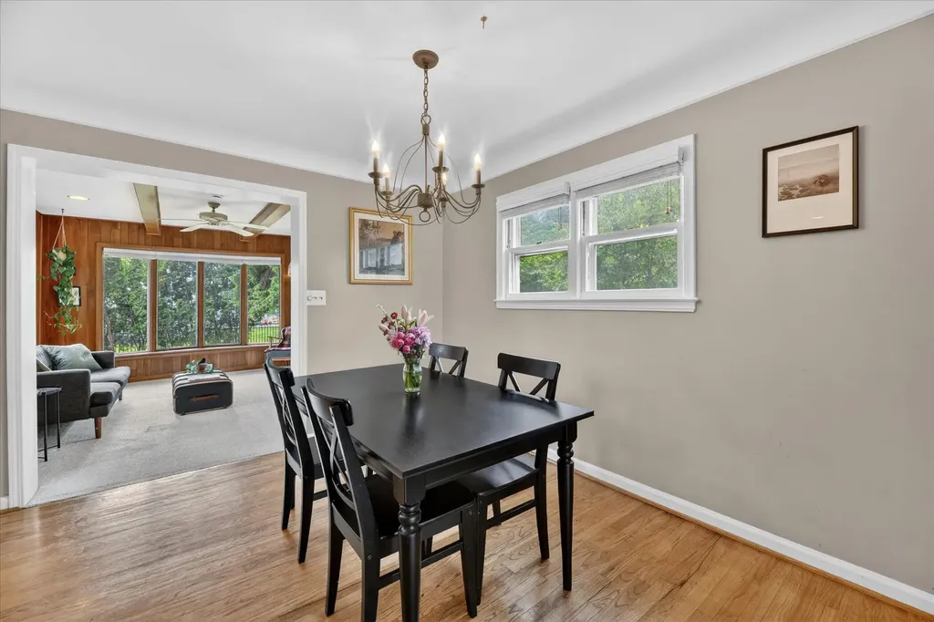 32388 Arlington Drive Beverly Hills Village MI 48025