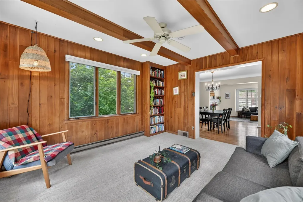 32388 Arlington Drive Beverly Hills Village MI 48025